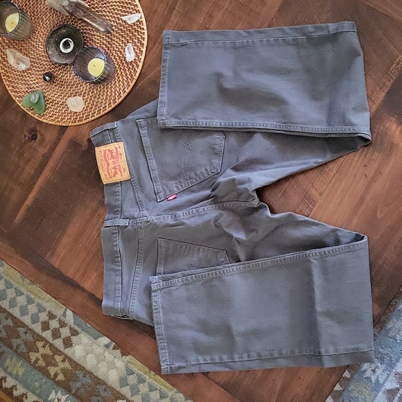 Levi’s 505 Medium Gray Denim Jeans - 32"W x 29"L - Picture 3 of 5